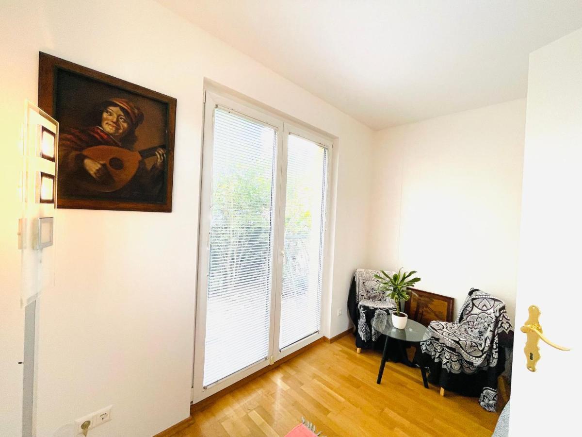 Das Zimmer Im Wiener Haus Exterior foto