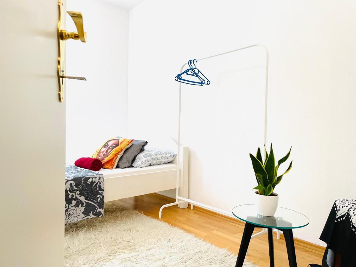 Das Zimmer Im Wiener Haus Exterior foto